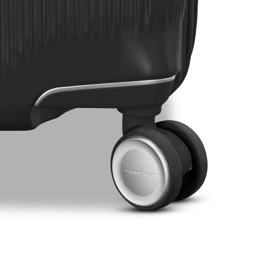 Silhouette 18 Hardside Large Spinner