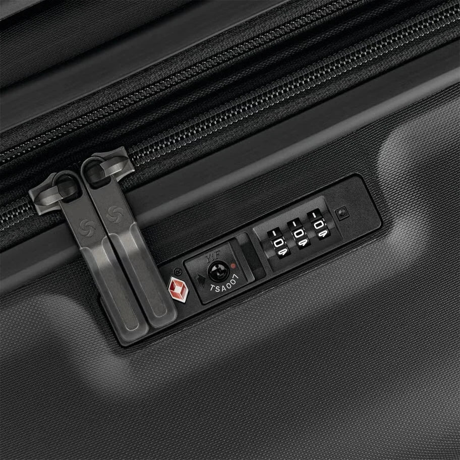 Elevation™ Plus Hardside Medium Glider™